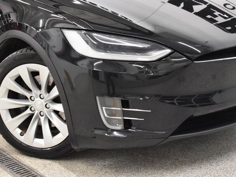 Used 2017 Tesla Model X image 15