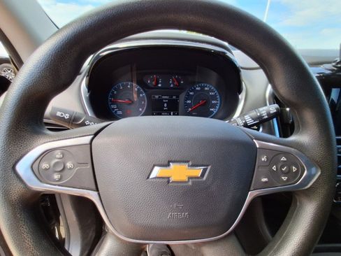 Used 2021 Chevrolet Traverse LS AWD/4WD image 13