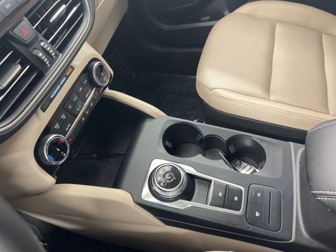 Used 2022 Ford Escape SEL w/ Technology Package image 19