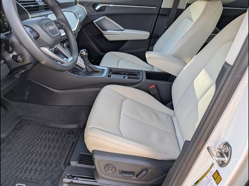 Certified 2025 Audi Q3 2.0T Premium Plus w/ Premium Plus Package image 10