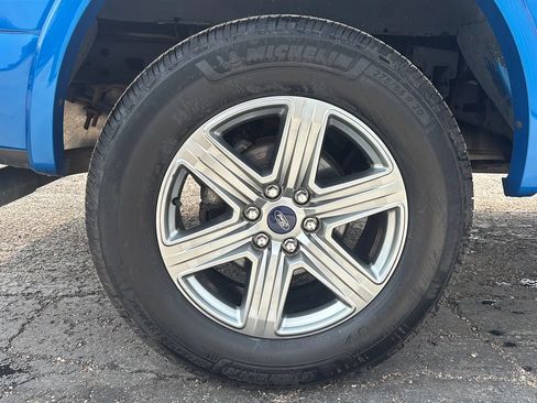 Used 2019 Ford F150 XLT w/ Equipment Group 302A Luxury AWD/4WD image 9