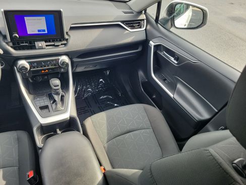 Certified 2025 Toyota RAV4 XLE AWD/4WD image 13