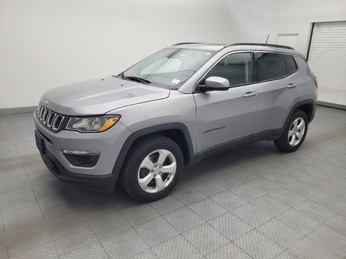 Used 2018 Jeep Compass Latitude w/ Popular Equipment Group AWD/4WD image 2