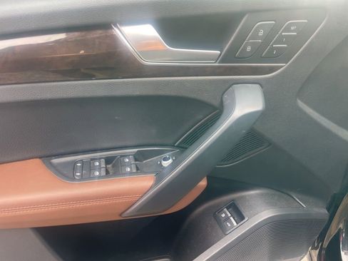 Used 2020 Audi Q5 e Premium Plus w/ Premium Plus Package image 14