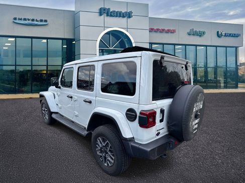 Used 2025 Jeep Wrangler Unlimited Sahara image 3
