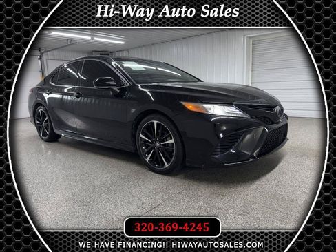 Used 2019 Toyota Camry XSE FWD image 1