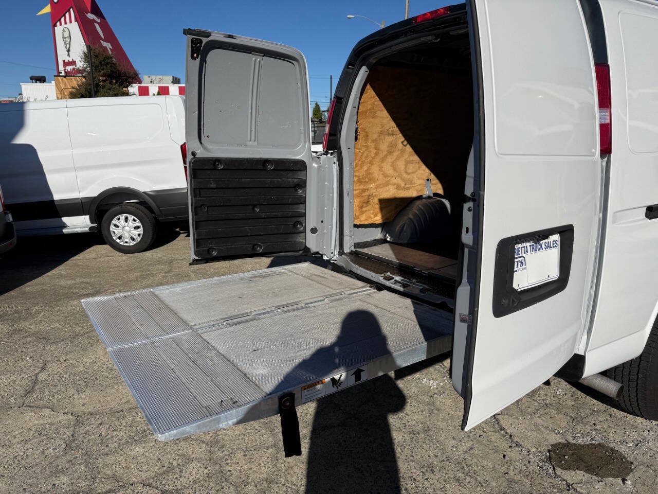 Used 2020 GMC Savana 3500 w/ Driver Convenience Package RWD image 7