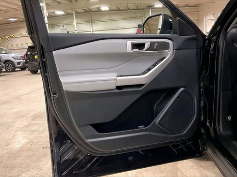 Certified 2022 Ford Explorer XLT w/ Equipment Group 202A image 21