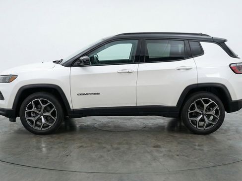 Used 2025 Jeep Compass Limited image 5