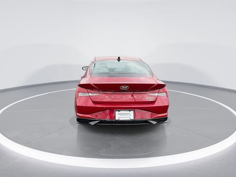 Used 2023 Hyundai Elantra Limited w/ Preferred Accessory Package FWD image 7