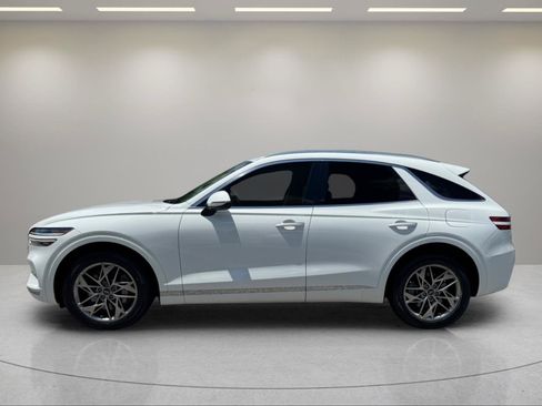 Used 2024 Genesis GV70 2.5T w/ Select Package AWD/4WD image 2
