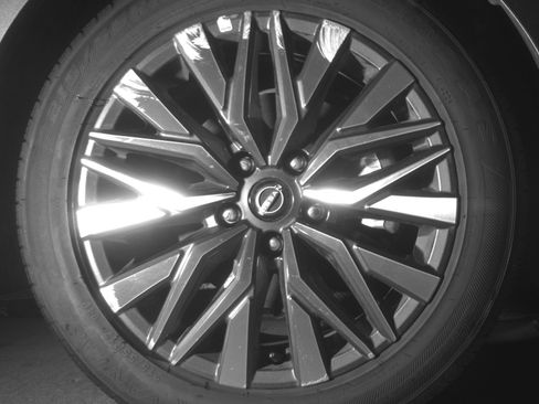 Used 2025 Nissan Altima 2.5 SV FWD image 13