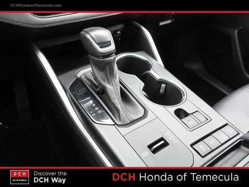Used 2021 Toyota Highlander XLE FWD image 11