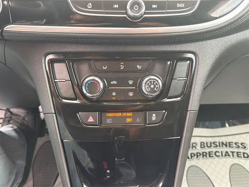 Used 2021 Buick Encore Preferred AWD/4WD image 24