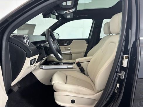Used 2026 Mercedes-Benz GLB 250 4MATIC image 11