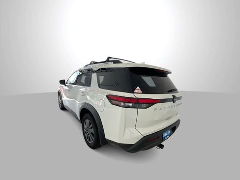 Used 2022 Nissan Pathfinder SV image 6