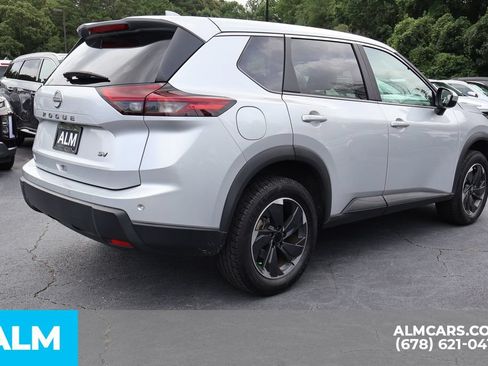 Used 2024 Nissan Rogue SV FWD image 6