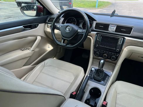 Used 2017 Volkswagen Passat 1.8T SE FWD image 14