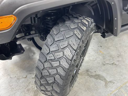 Used 2022 Jeep Wrangler Sport AWD/4WD image 11