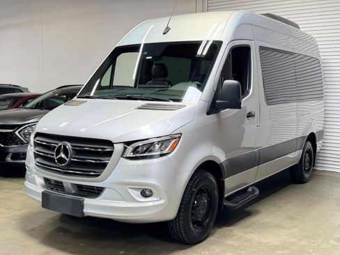 Used 2023 Mercedes-Benz Sprinter 2500 image 13