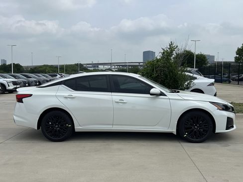 New 2026 Nissan Altima 2.5 SV w/ SV Special Edition Package FWD image 3