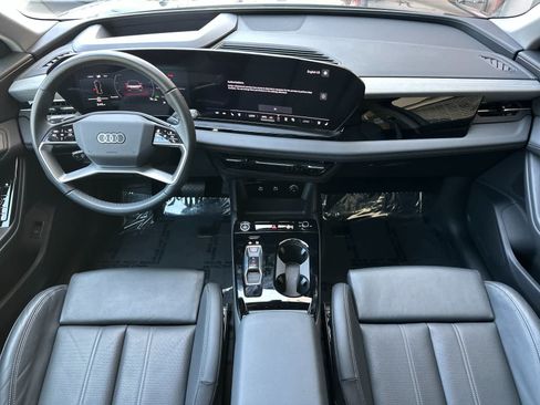 Used 2025 Audi Q6 e-tron Premium Plus w/ Premium Plus AWD/4WD image 3