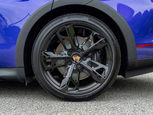 New 2025 Porsche Taycan 4 Cross Turismo image 12