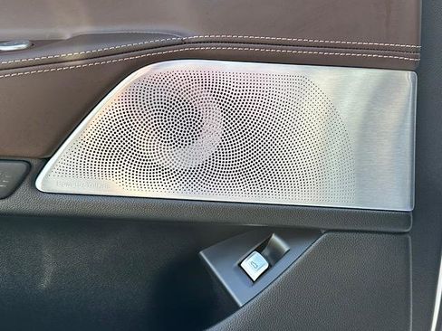 Certified 2022 BMW 740i xDrive w/ M Sport Package image 17