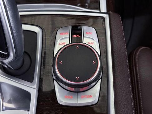 Used 2020 BMW 745e xDrive image 40