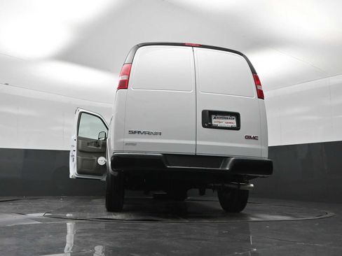 New 2026 GMC Savana 3500 w/ Driver Convenience Package RWD image 30
