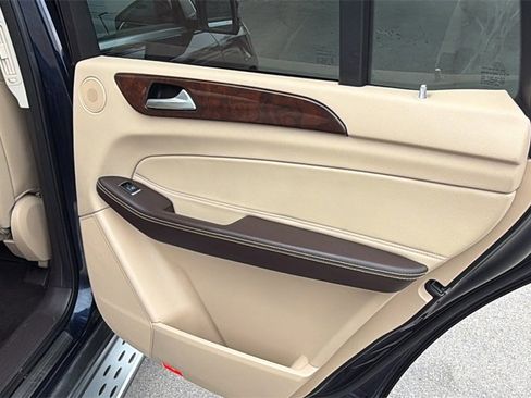 Used 2019 Mercedes-Benz GLS 450 4MATIC image 43