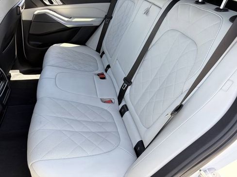 Used 2023 BMW X5 sDrive40i w/ M Sport Package RWD image 18
