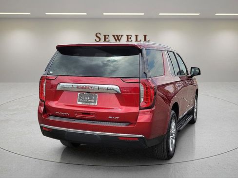 Used 2024 GMC Yukon SLT w/ SLT Luxury Package RWD image 5