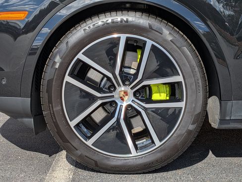 Certified 2025 Porsche Cayenne S AWD/4WD image 41