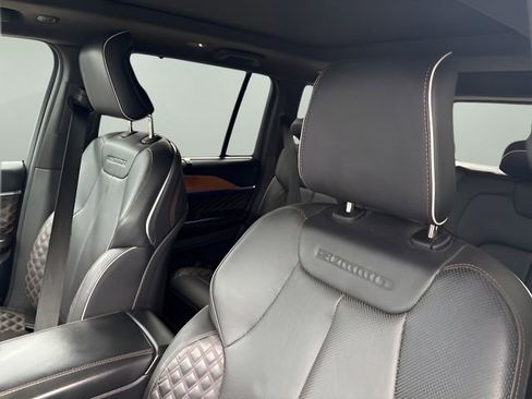 Used 2022 Jeep Grand Cherokee Summit image 8