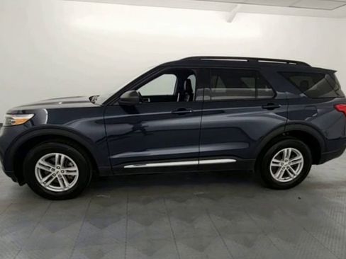 Used 2023 Ford Explorer XLT w/ Equipment Group 202A image 4
