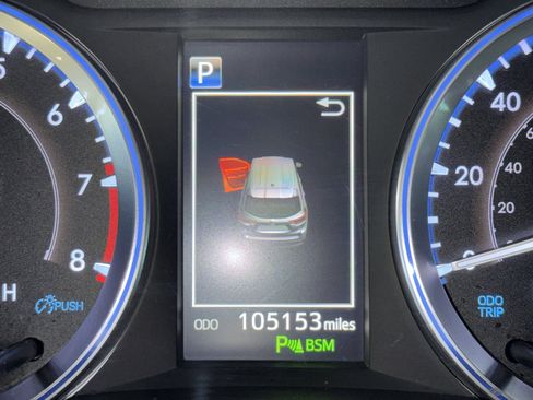 Used 2019 Toyota Highlander Limited w/ Phone Cable & Charge Package image 26