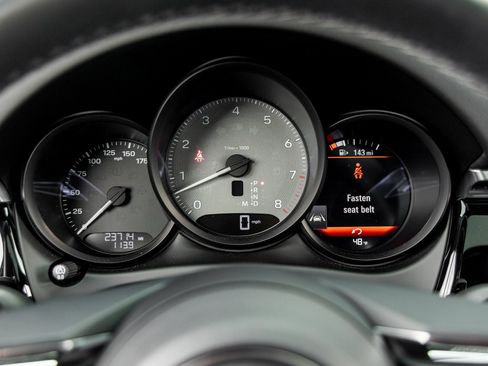 Certified 2024 Porsche Macan S image 29