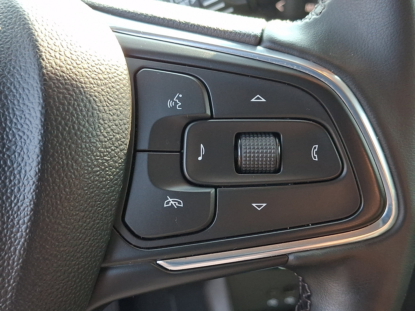 Used 2024 Buick Encore GX Sport Touring w/ Comfort Package FWD image 21