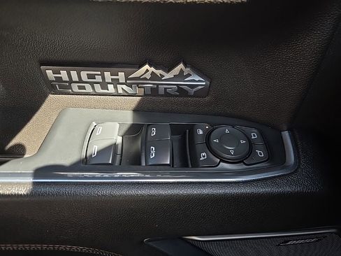 Used 2023 Chevrolet Silverado 1500 High Country w/ Technology Package AWD/4WD image 23