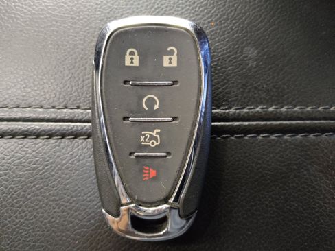 Used 2022 Chevrolet Malibu LT FWD image 32
