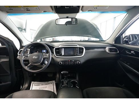 Used 2019 Kia Sorento FWD image 14