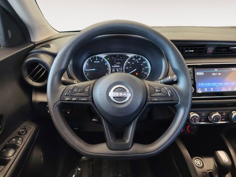 Certified 2025 Nissan Kicks Play S image 15