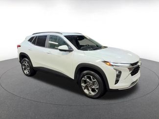 Used 2025 Chevrolet Trax LT video 2