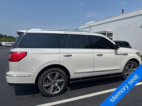 Used 2019 Lincoln Navigator Reserve AWD/4WD image 12