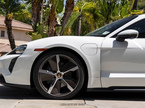 Used 2023 Porsche Taycan RWD image 4