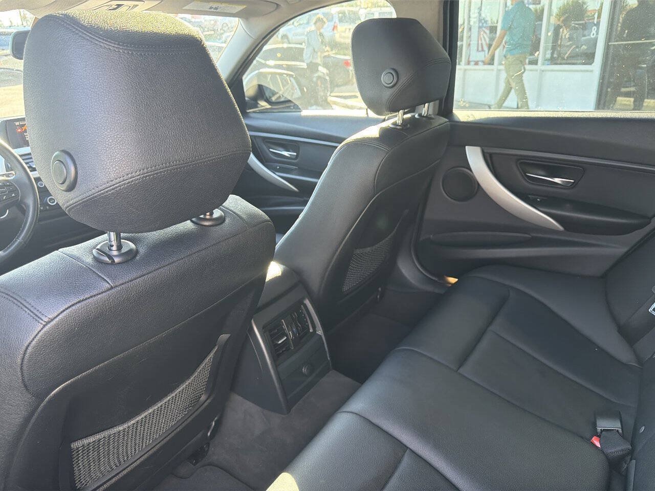 Used 2014 BMW 320i Sedan RWD image 23