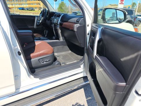 Used 2017 Toyota 4Runner Limited image 9