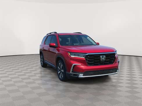 New 2025 Honda Pilot Touring image 2