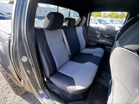 Used 2020 Toyota Tacoma TRD Sport AWD/4WD image 26